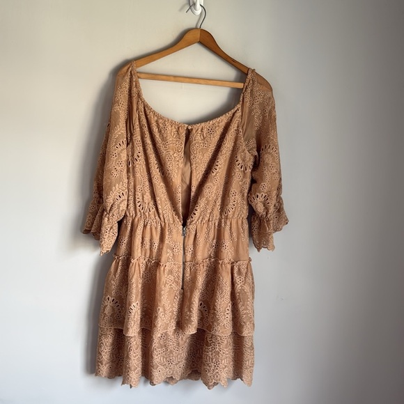 Alice + Olivia Waylon Dress 12 - Picture 5 of 12